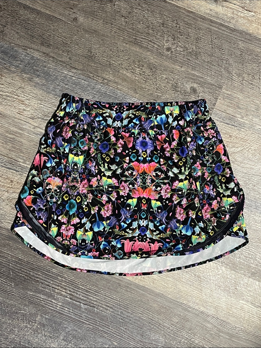 Lululemon Hotty Hot High-Rise Skirt